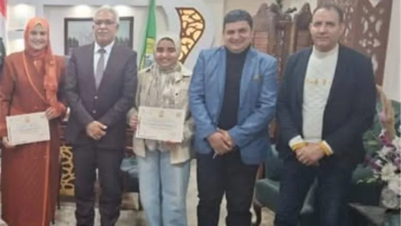 ريتال بنت الإسماعيلية الاولى على الجمهورية في الإلقاء ..صور