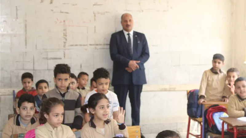 مدير تعليم المنيا يتفقد المدارس..صور