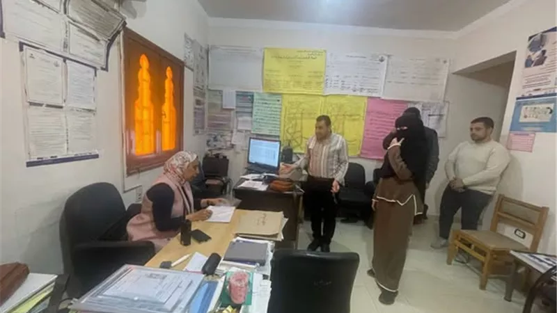 مدير صحة الإسماعيلية تتفقد الخدمات الطبية في فايد..صور