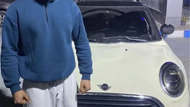 الداخلية تكشف تفاصيل تشبث فرد شرطة بسيارة لمنعها من الهرب