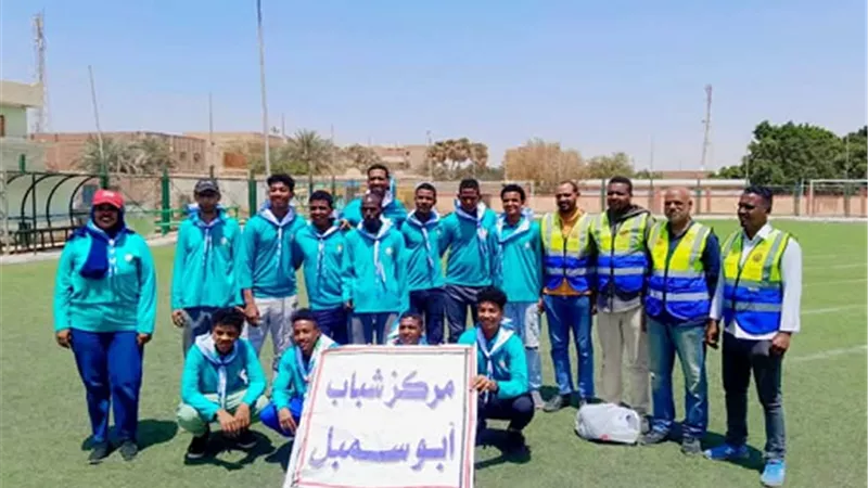 فريق جوالة مركز شباب أبوسمبل ينفذ مشروع (قرية مضيئة) 
