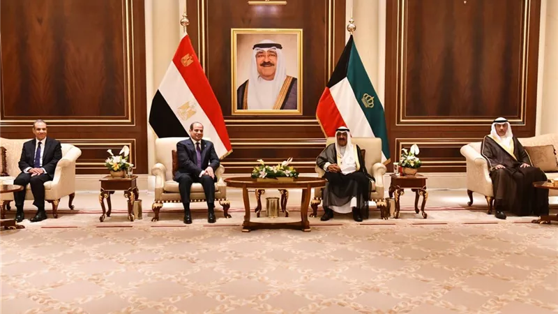الرئيس السيسي وولي عهد الكويت يؤكدان ضرورة الوقف الفوري لإطلاق النار