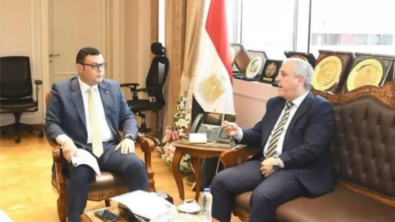 وزير الإسكان يؤكد حرصه على دعم المؤسسات الصحفية القومية