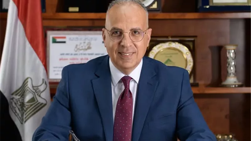 سويلم يستعرض الموقف المائى وحالة الرى بنطاق محافظة أسوان