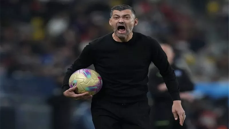 ميلان يستقر على خليفة المدرب كونسيساو