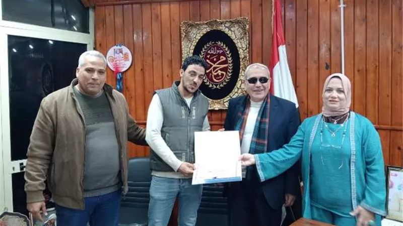 وكيل وزارة تعليم مطروح تكرم أعضاء المطبعة السرية لامتحانات