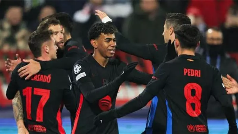 برشلونة يفتح الباب أمام رحيل مهاجمه بنهاية الموسم