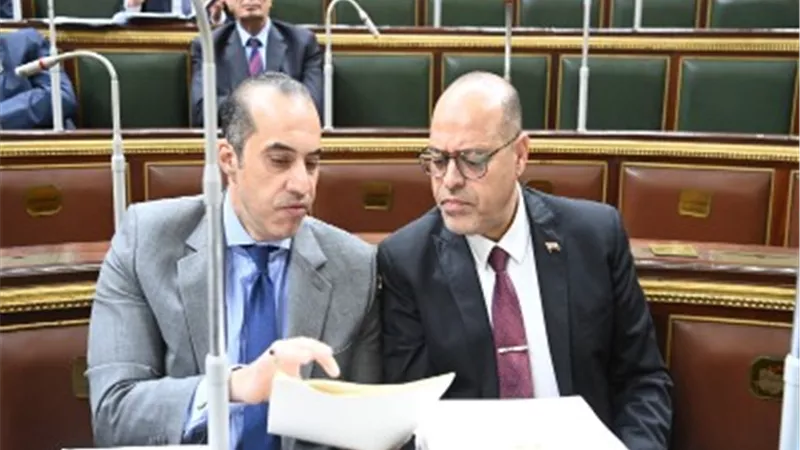 جبران يهنئ الشعب وعمال مصر بمناسبة الموافقة على قانون العمل الجديد