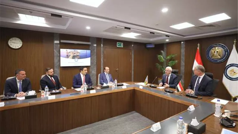 وزير البترول يعرب عن ترحيبه ببحث فرص التعاون مع 