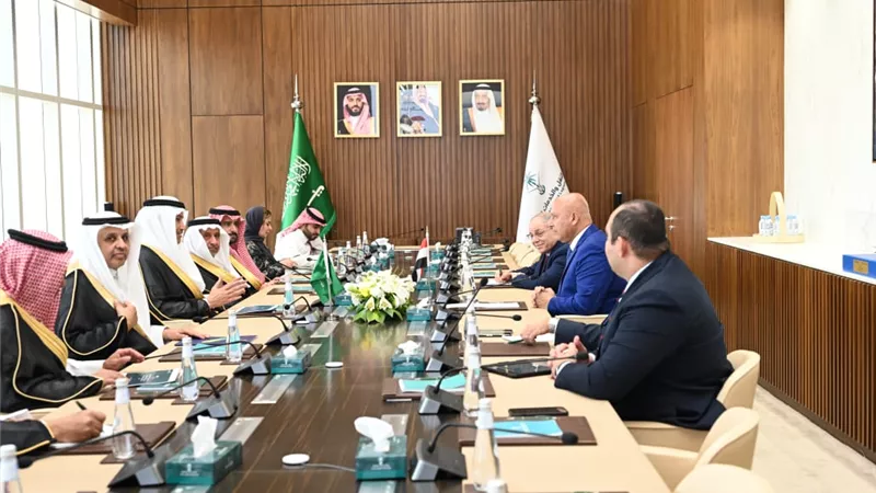وزيرا النقل المصري والسعودي يبحثان مشروعات البنية التحتية