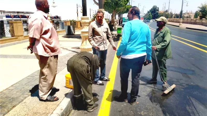 مدينة الأقصر تستكمل أعمال نظافة محيط مسار طريق الكباش