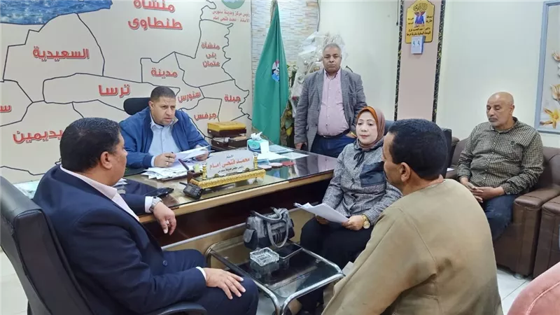 نائب محافظ الفيوم يعقد لقاءً لخدمة المواطنين بقرية دسيا