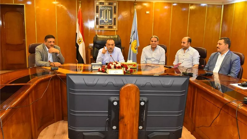محافظ أسيوط يؤكد على إزالة مخالفات البناء فوراً