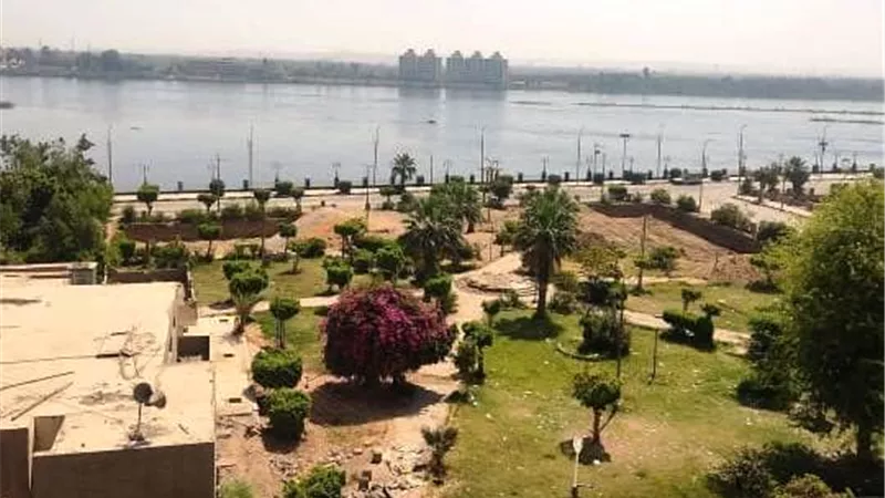 إستكمال مشروعات التطوير والتجميل بمركز إدفو