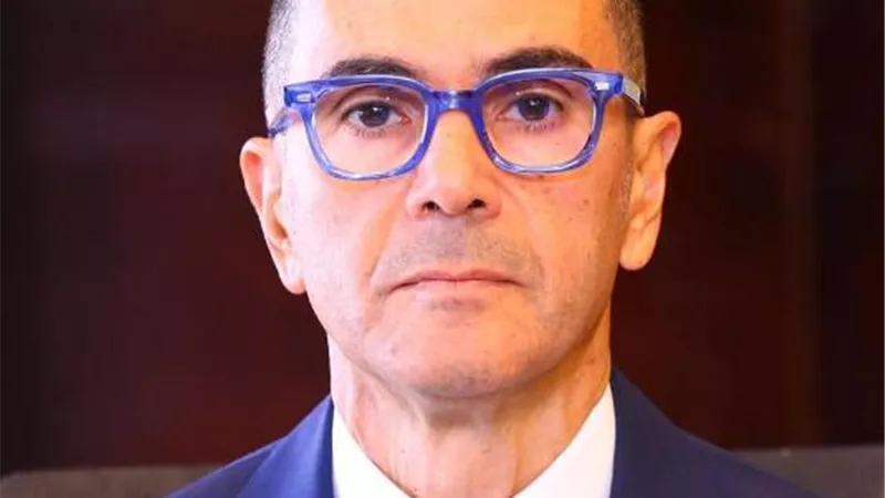 الخطيب يتوجه لتونس لرئاسة الجانب المصري باجتماعات اللجنة التجارية