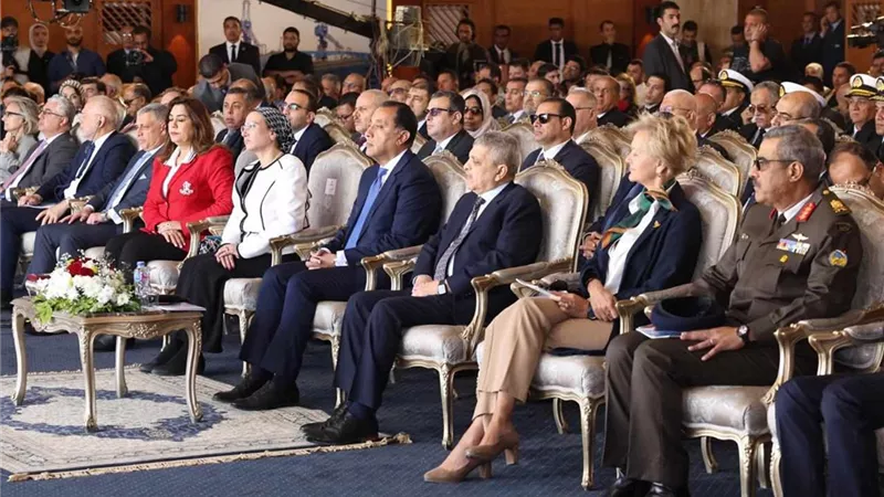مدبولي: نشهد تحولاً جذرياً في أنشطة وخدمات قناة السويس