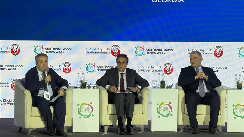 عبدالغفار: تطوير القطاع الصحي يعتمد على العدالة والكرامة الإنسانية