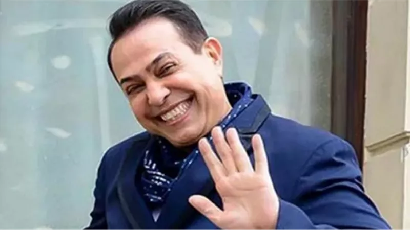 حكيم يعلن تقديم أغنيته 