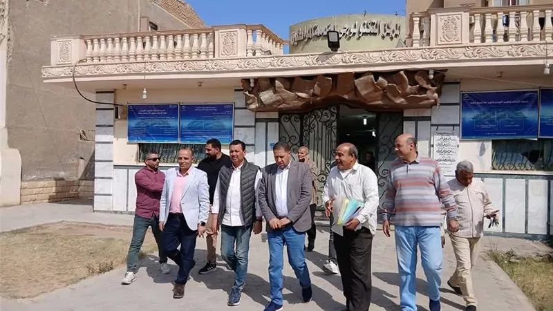 السكرتيرالعام لمحافظة الفيوم يتفقدالمركزالتكنولوجي بمدينة طامية