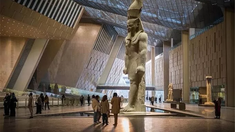 نيويورك تايمز تشيد بعظمة تصميم المتحف المصري الكبير