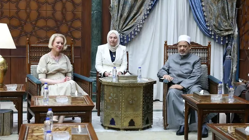 الطيب يستقبل رئيسة البرلمان السلوفيني لبحث وقف العدوان على غزة