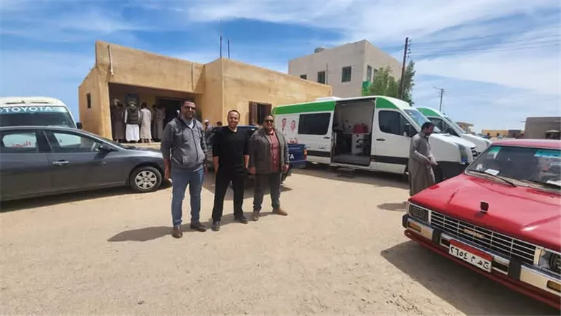 تقديم 1375 خدمة طبية في القافلة الطبية بمنطقة المثانى غرب مطروح