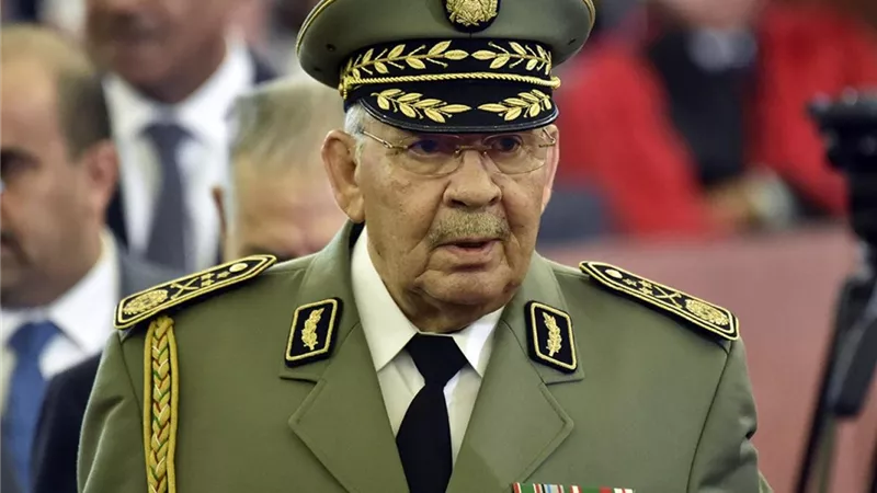 الجزائر وموريتانيا توقعان اتفاقا في مجال الدفاع