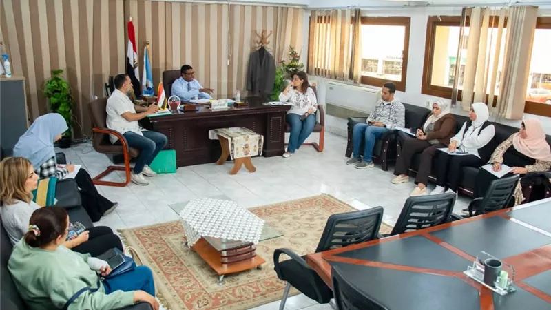 وكيل وزارة الصحة بالبحر الأحمر يتابع خطة مكافحة العدوى