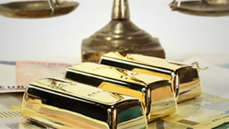 الذهب يتجاوز 3000 دولار للأونصة مسجلاً أفضل أداء ربع سنوي له منذ عام 1986