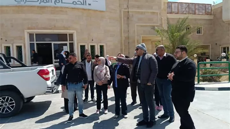 وفد من قطاع المشروعات بالوزارة تمهيدا لتطبيق التأمين الصحي بمطروح