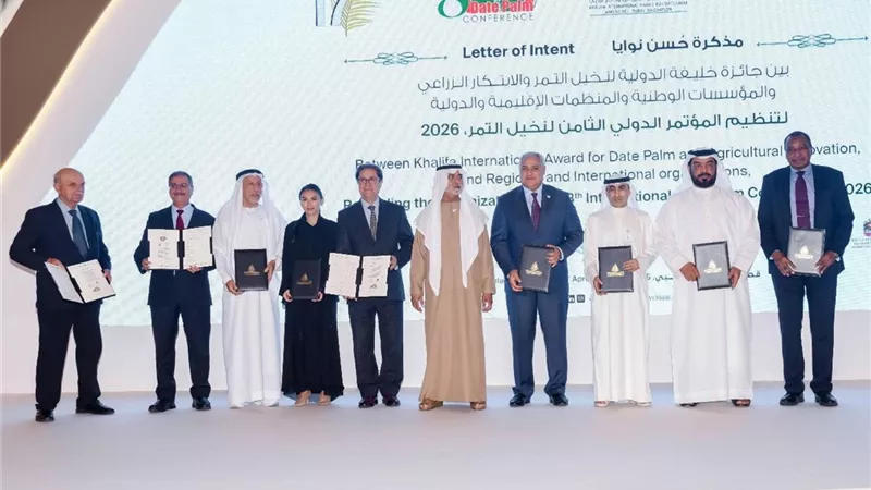 نهيان مبارك يكرم الفائزين بجائزة خليفة الدولية لنخيل التمر والابتكار الزراعى
