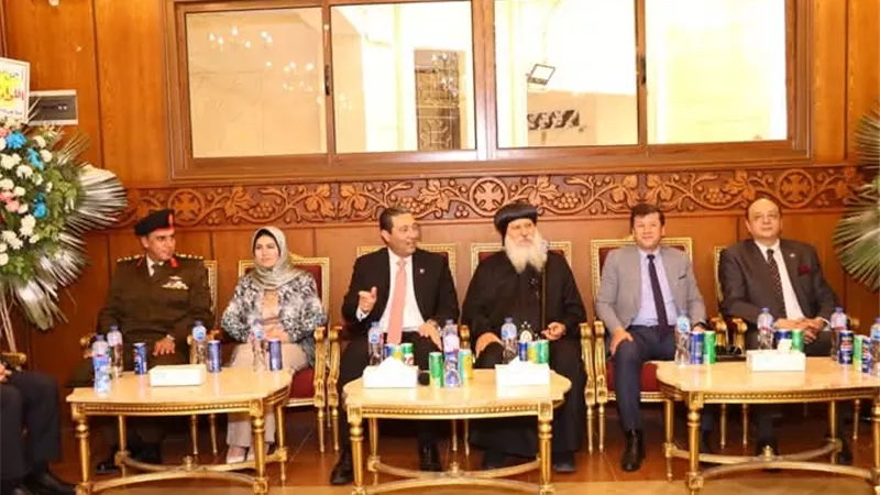 محافظ دمياط يزور كنيسة العذراء مريم للتهنئة بعيد القيامة المجيد