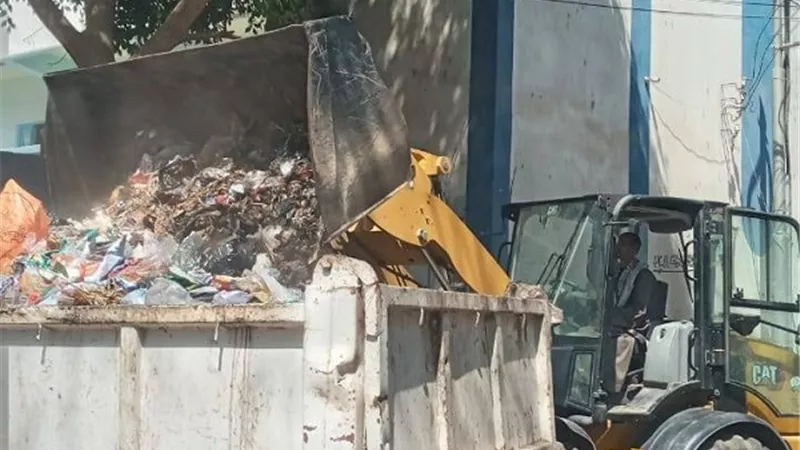 محافظ أسيوط يوجه بتكثيف النظافة ورفع 91 طن مخلفات بصدفا