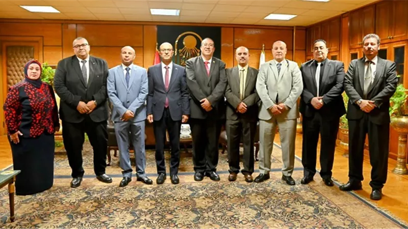 الدكتور المنشاوي يترأس لجنة اختيار عميد كلية التربية بجامعة أسيوط