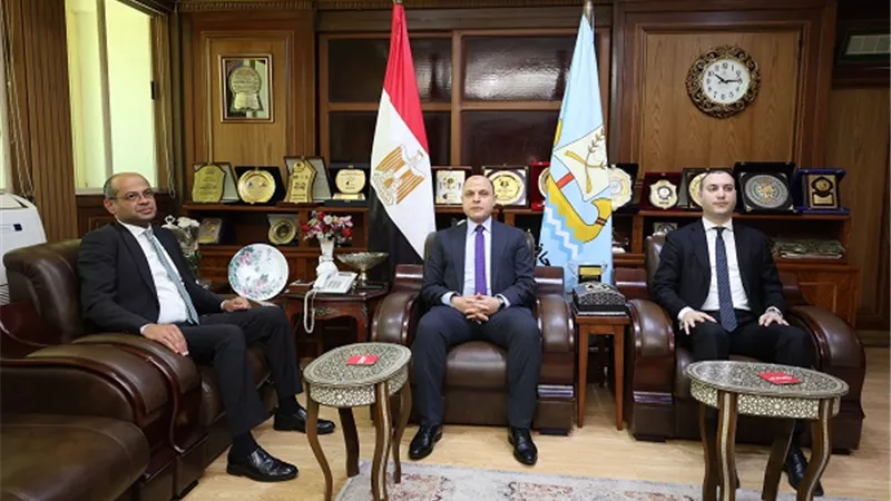 محافظ كفرالشيخ يستقبل رئيس البورصة المصرية ويشيد بدور السوق المالية