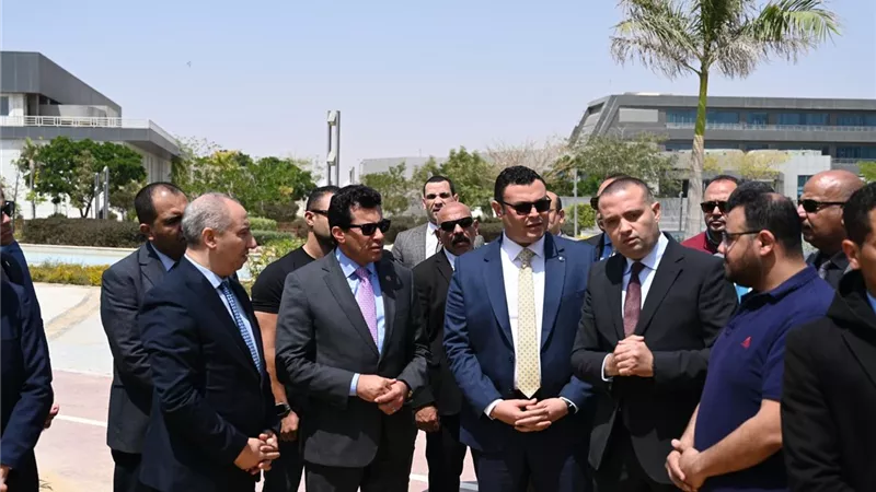 وزيرا الإسكان والرياضة يتفقدان نادي “النادي” بالعاصمة الإدارية