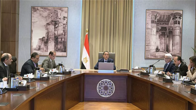 رئيس الوزراء يُتابع الموقف المالي لهيئة التأمين الاجتماعي