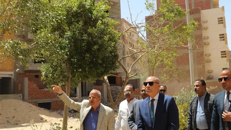 محافظ القاهرة يشرف على إزالة الأدوار المخالفة بالمقطم
