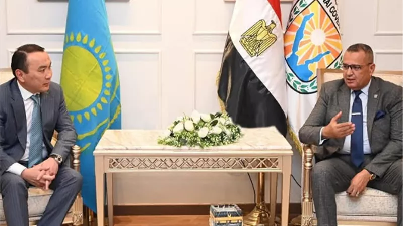محافظ جنوب سيناء يستقبل سفير كازاخستان