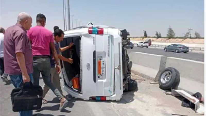 إصابة 9 أشخاص إثر حادث انقلاب ميكروباص