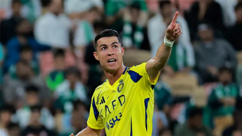 رونالدو يكتب التاريخ في الدوري السعودي