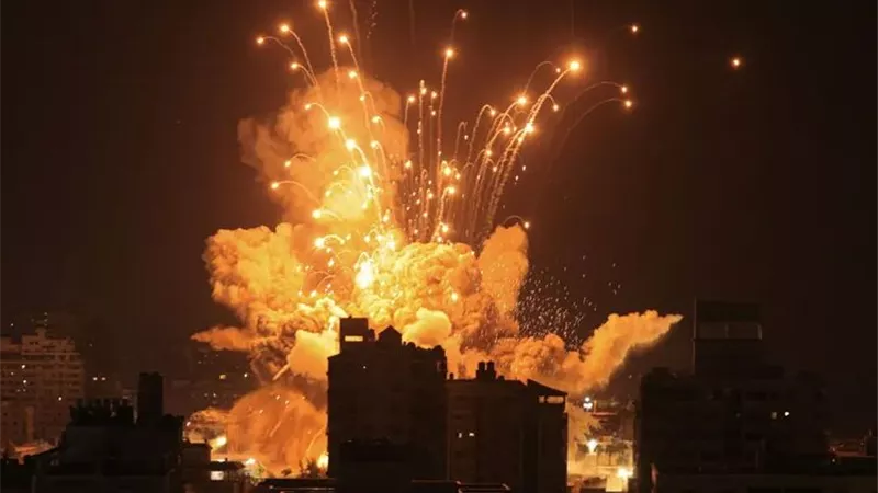 مسيرة إسرائيلية تستهدف سيارة بين بلدتي رميش وعيتا الشعب بجنوب لبان