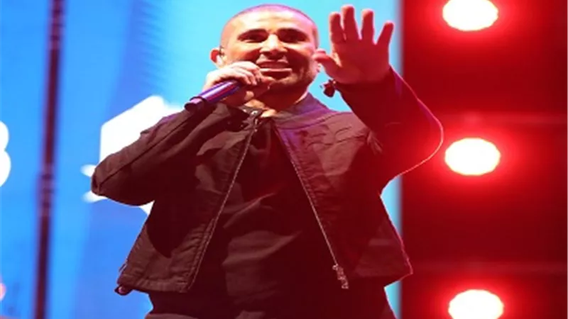 أحمد سعد يحيي حفلا كامل العدد وتفاعل الجمهور مع تحدي مفتقدني