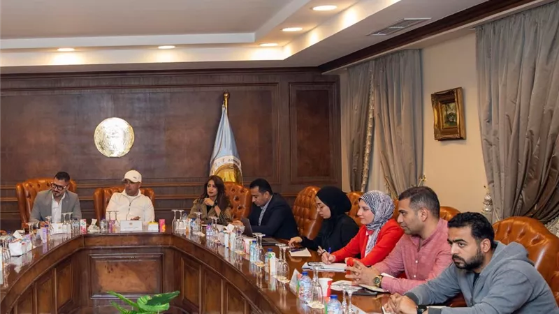 الشعب الجمهوري يبحث ترتيبات حفل تكريم الفائزين في أنشطة الحزب