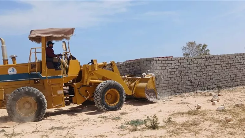 تنفيذ حملات إزالة لمخالفات بناء وتعديات بالساحل الشمالى الغربي