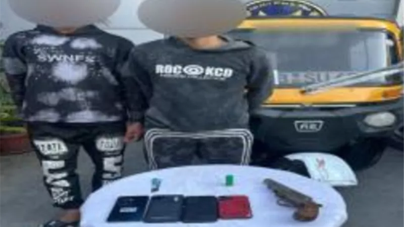 القبض على عاطلين سرقا هواتف محمولة من 3 طلاب بالإكراه بالمقطم