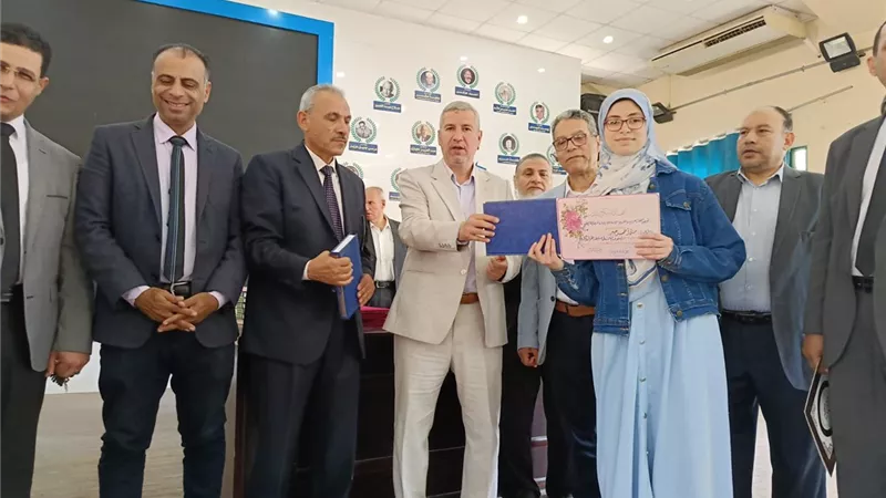 مديرتعليم الشرقية يكرم الطلاب حفظة القرآن والمحالين للمعاش