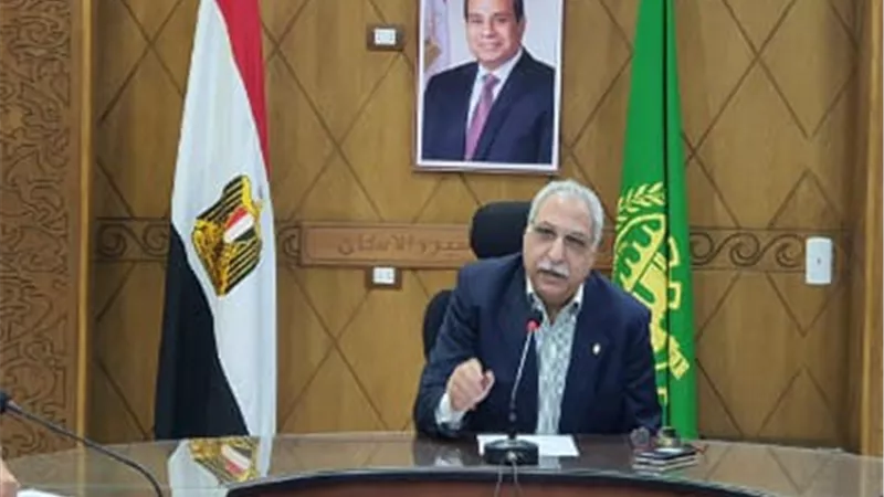 مدير تعليم القليوبية يناقش آليات تنفيذ تعليمات خطة 