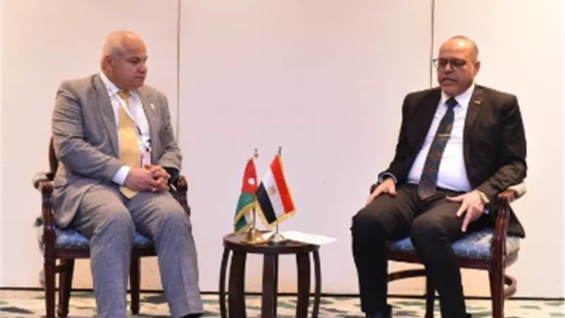 وزير العمل يبحث توفير فرص عمل جديدة مع نظيره الأردني