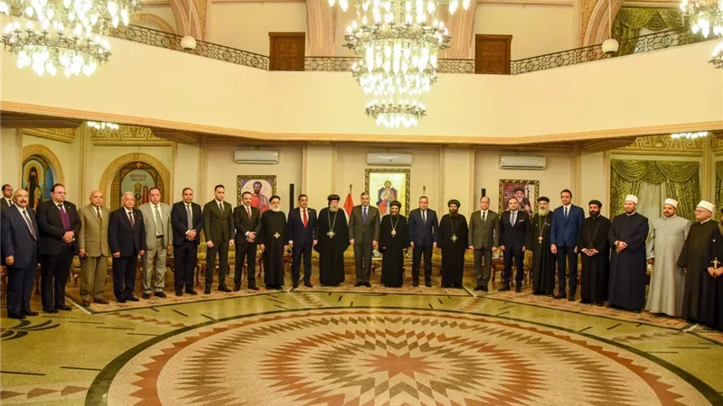 محافظ الإسكندرية يزورالمقر البابوي لبطريركية الأقباط الأرثوذكس